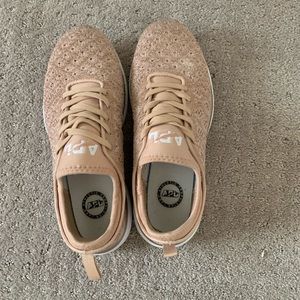 Apl shoes size 8